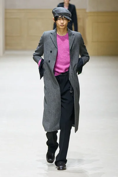 Look 4